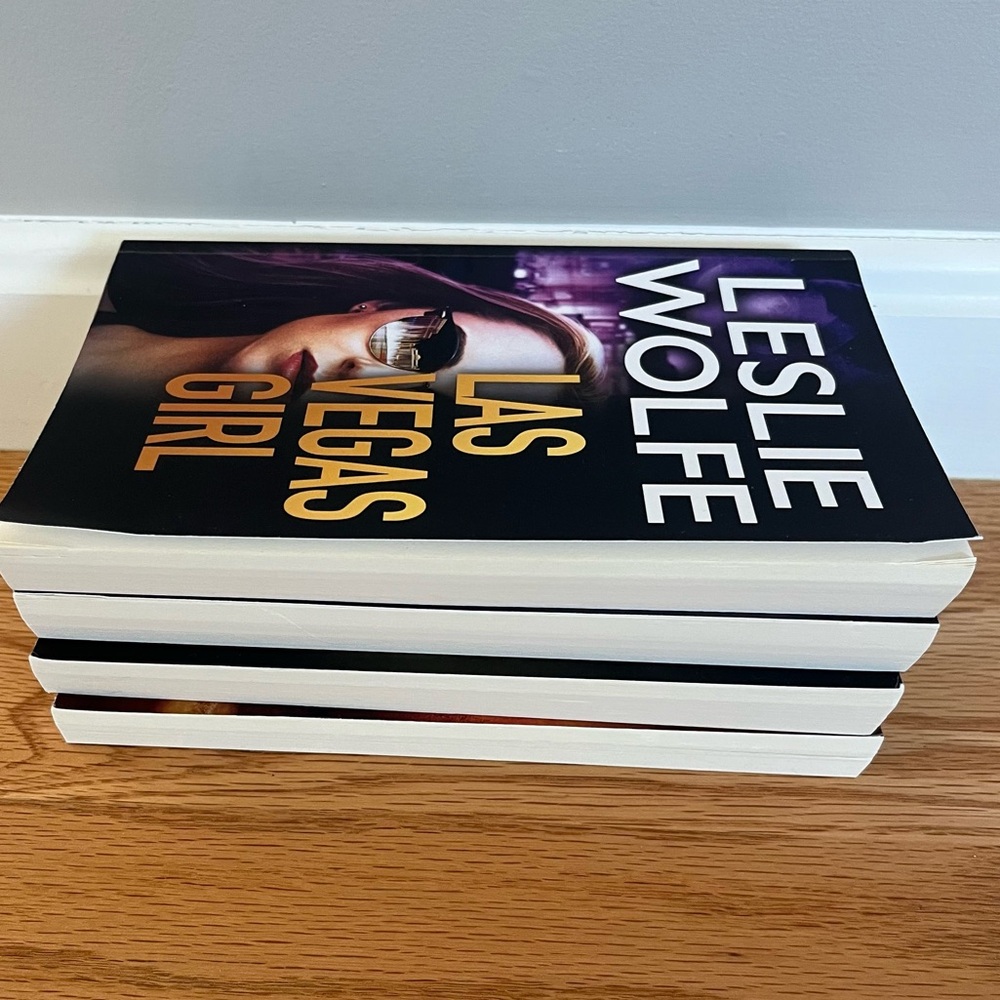 Leslie Wolfe Tess Winnett Series (4 Books) - Picture 3 of 4